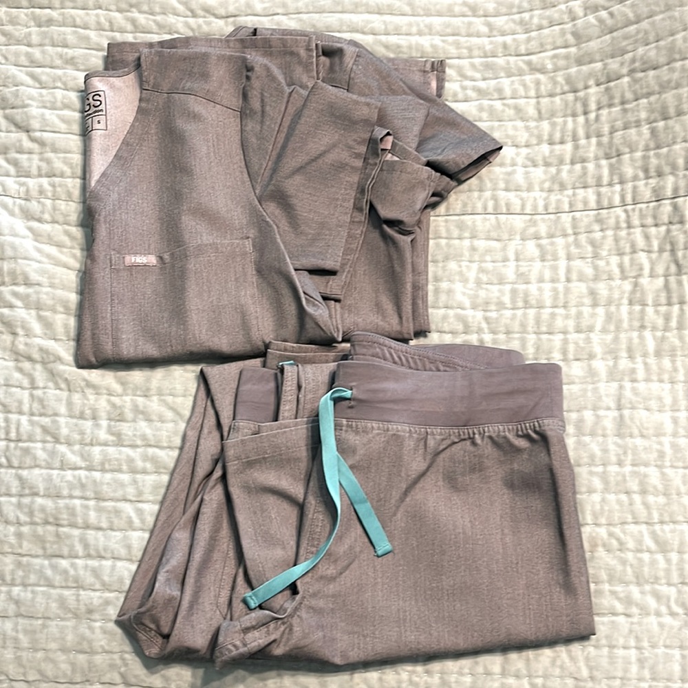 Basically New Figs Scrubs 2 Pair Size Small